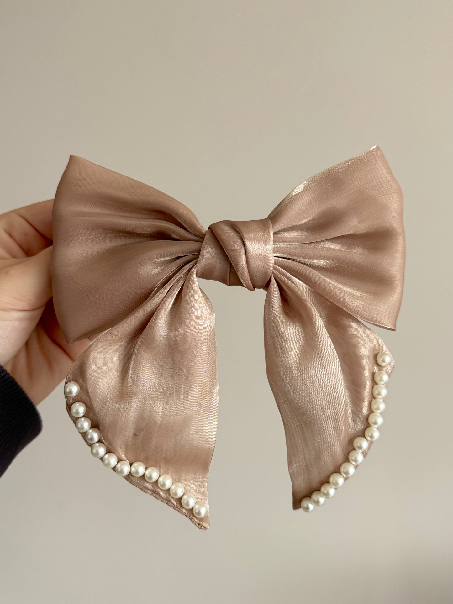 Beige pearls Bow hair clip