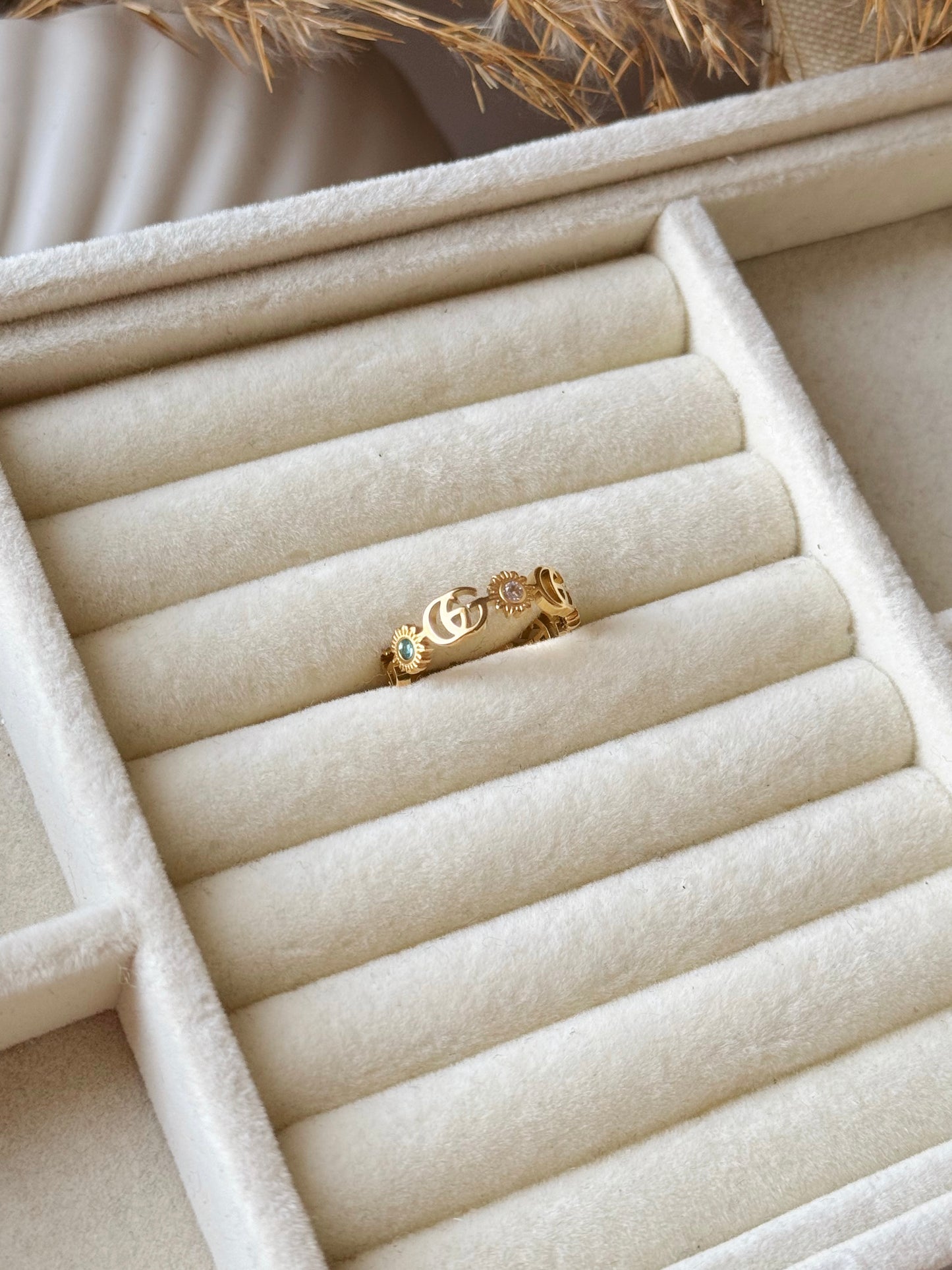 Gucci flora ring