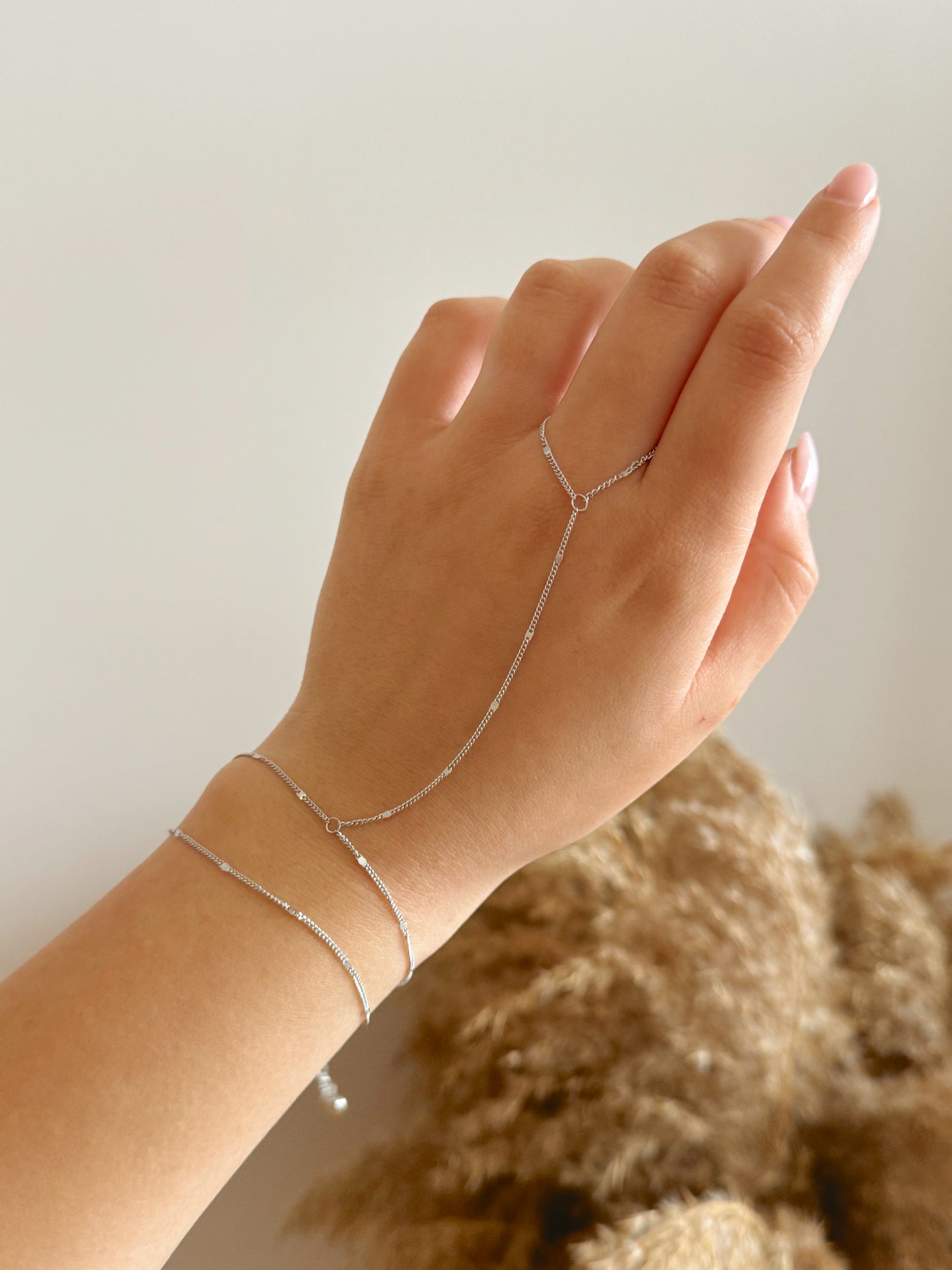 Hand chain silver