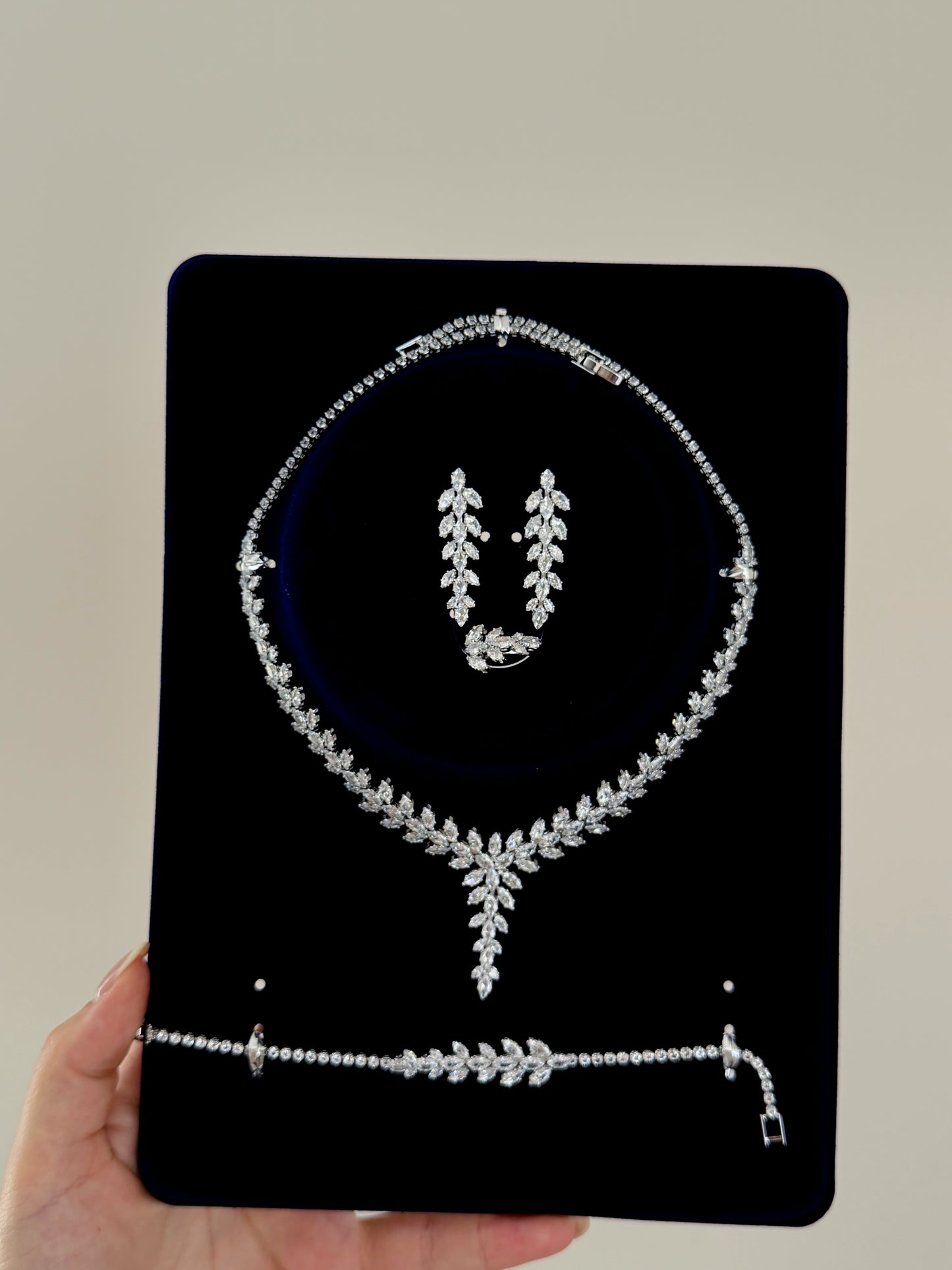Silver sparking tennis set