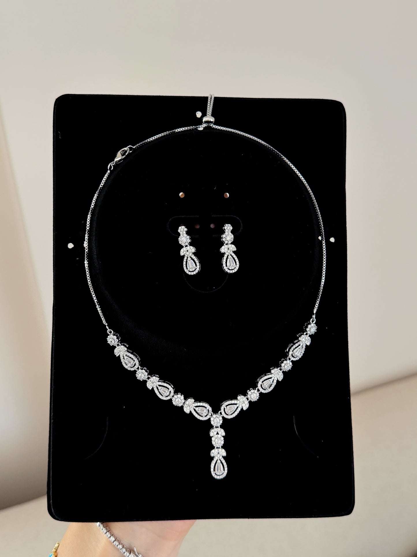 Silver sparking tennis set