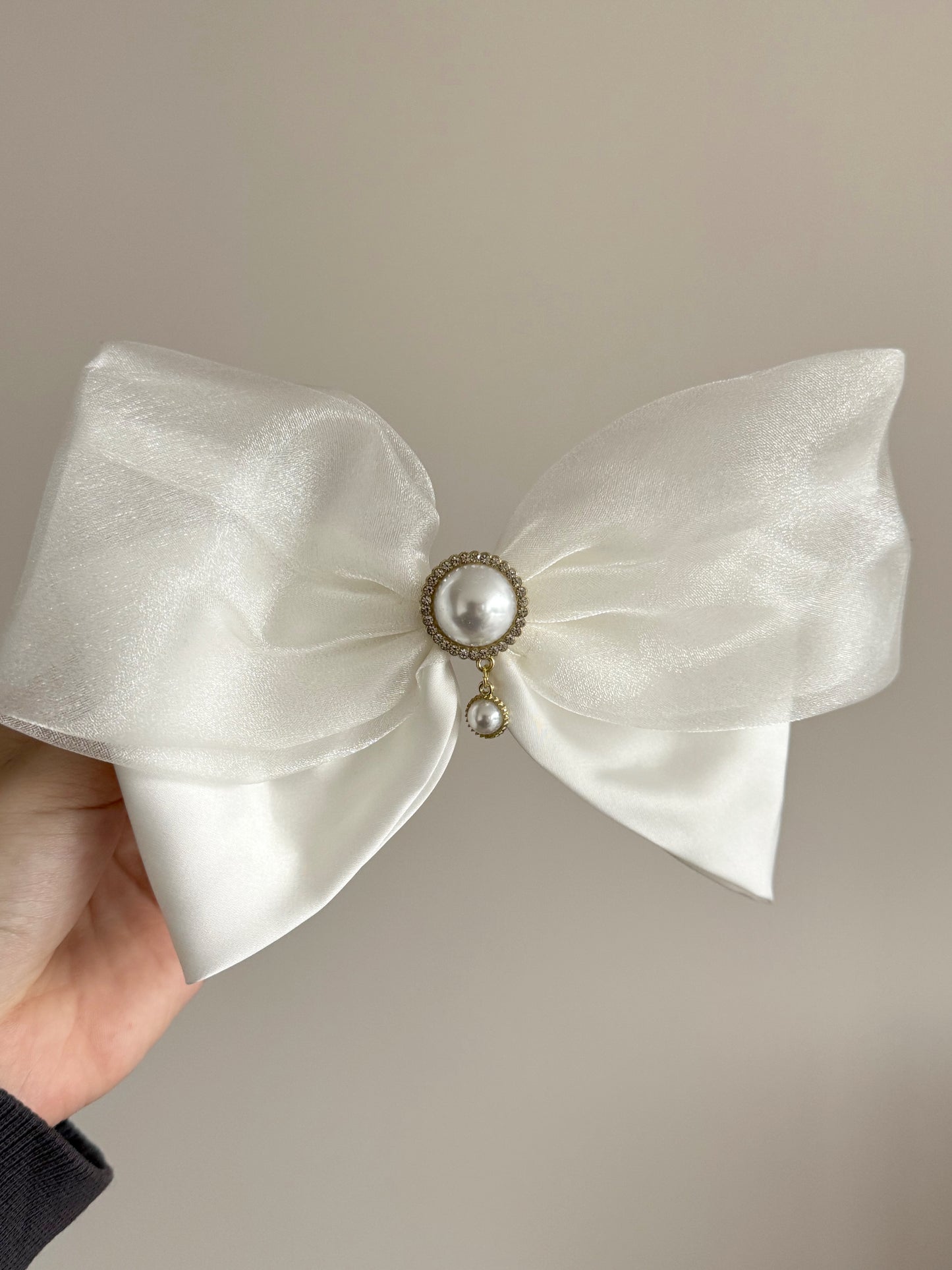 Bow hair clip