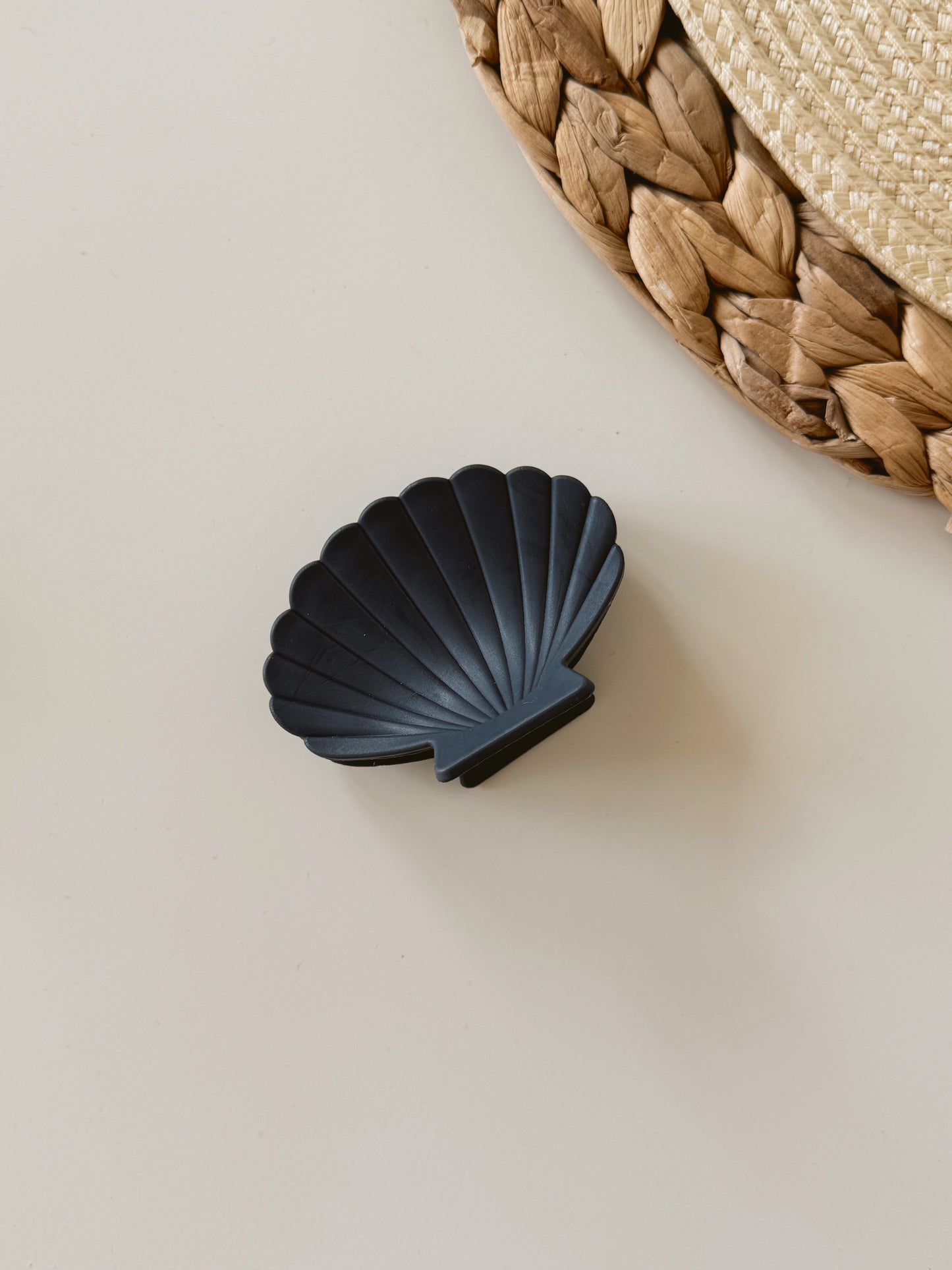 Shell hair clips