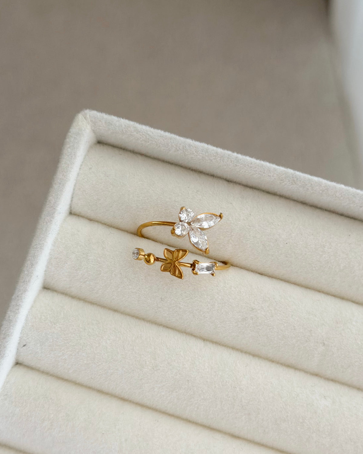 Minimal butterfly ring (one size)