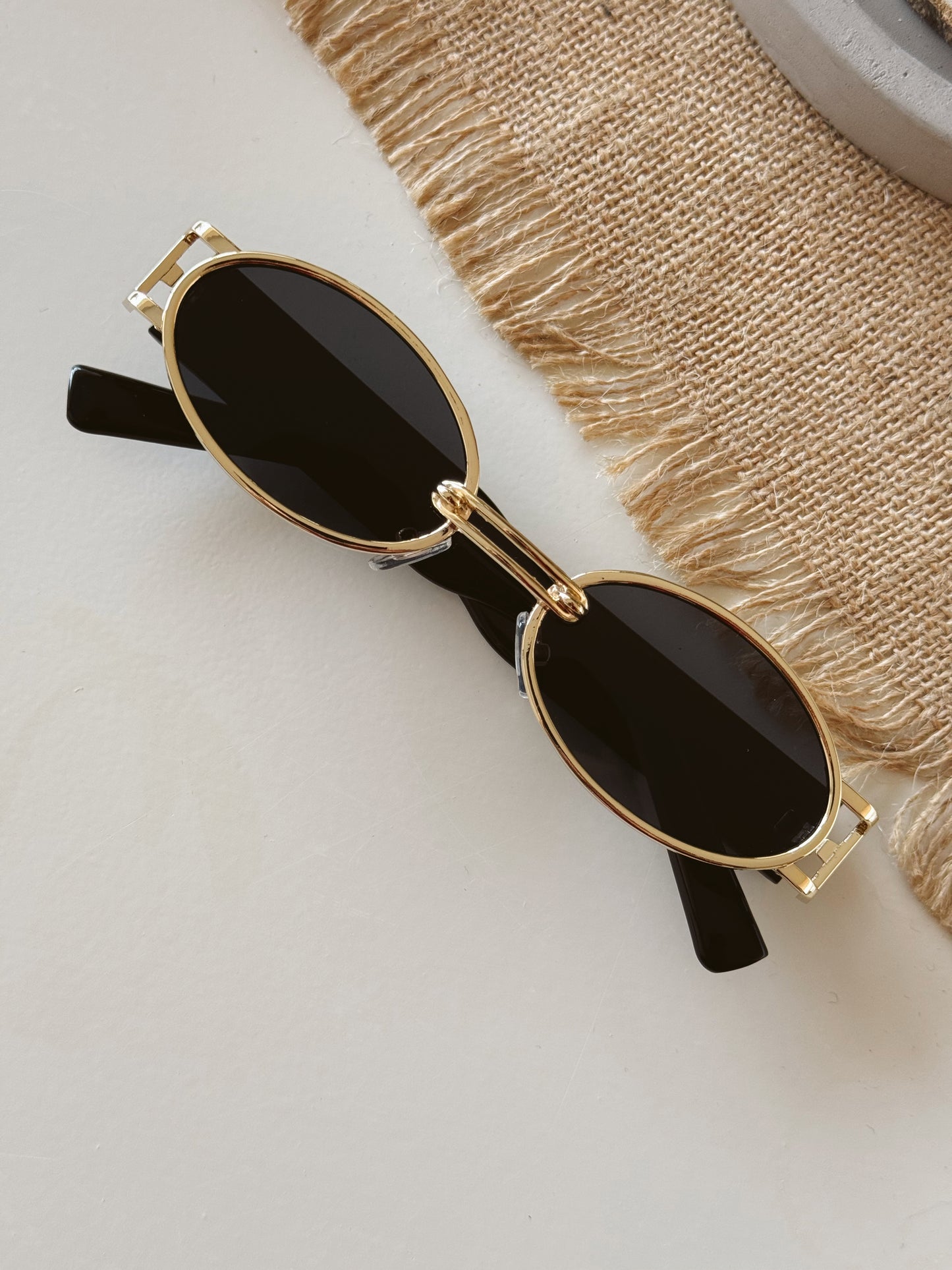 Oval sunglasses