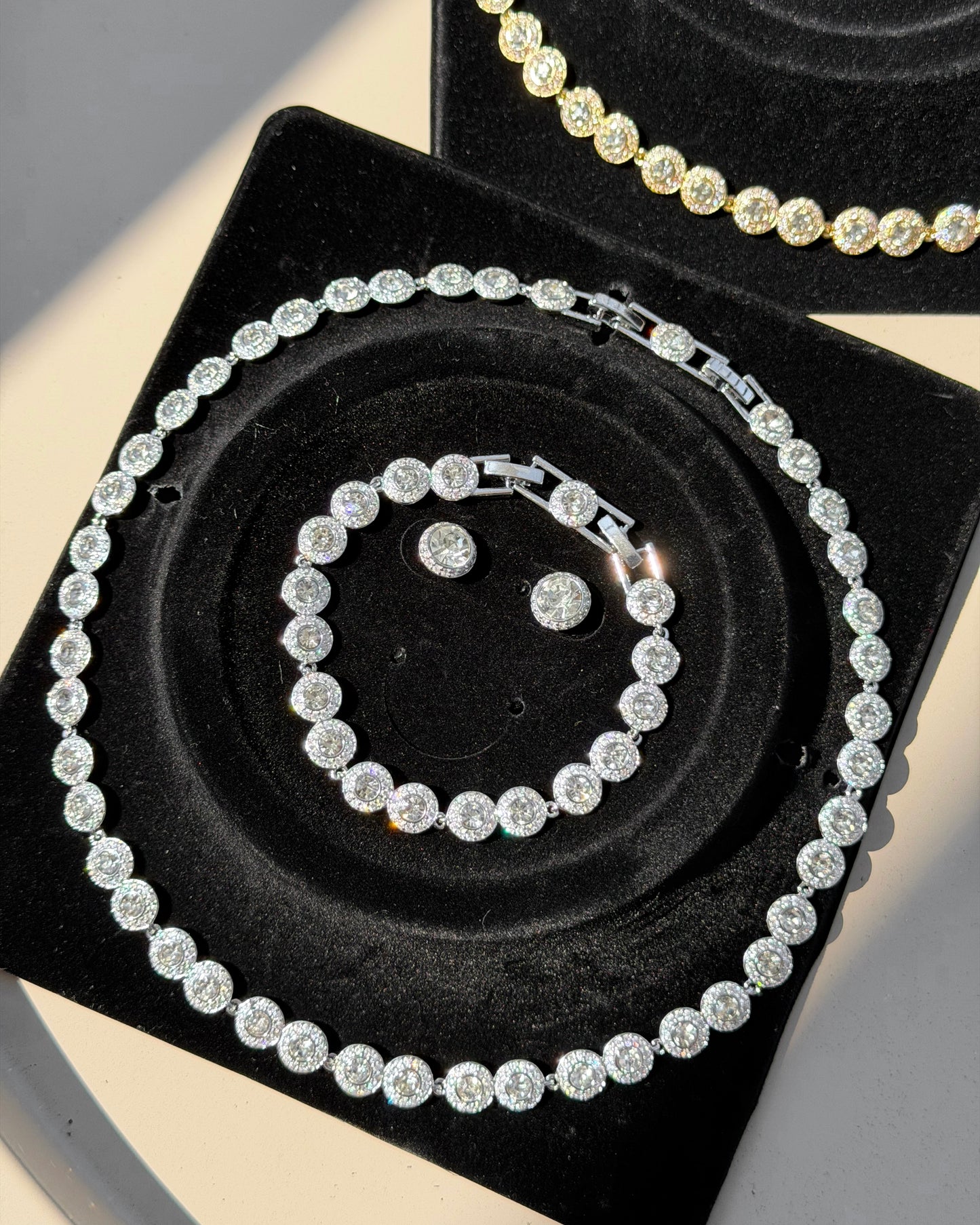Swarovski angelic set ( silver round)