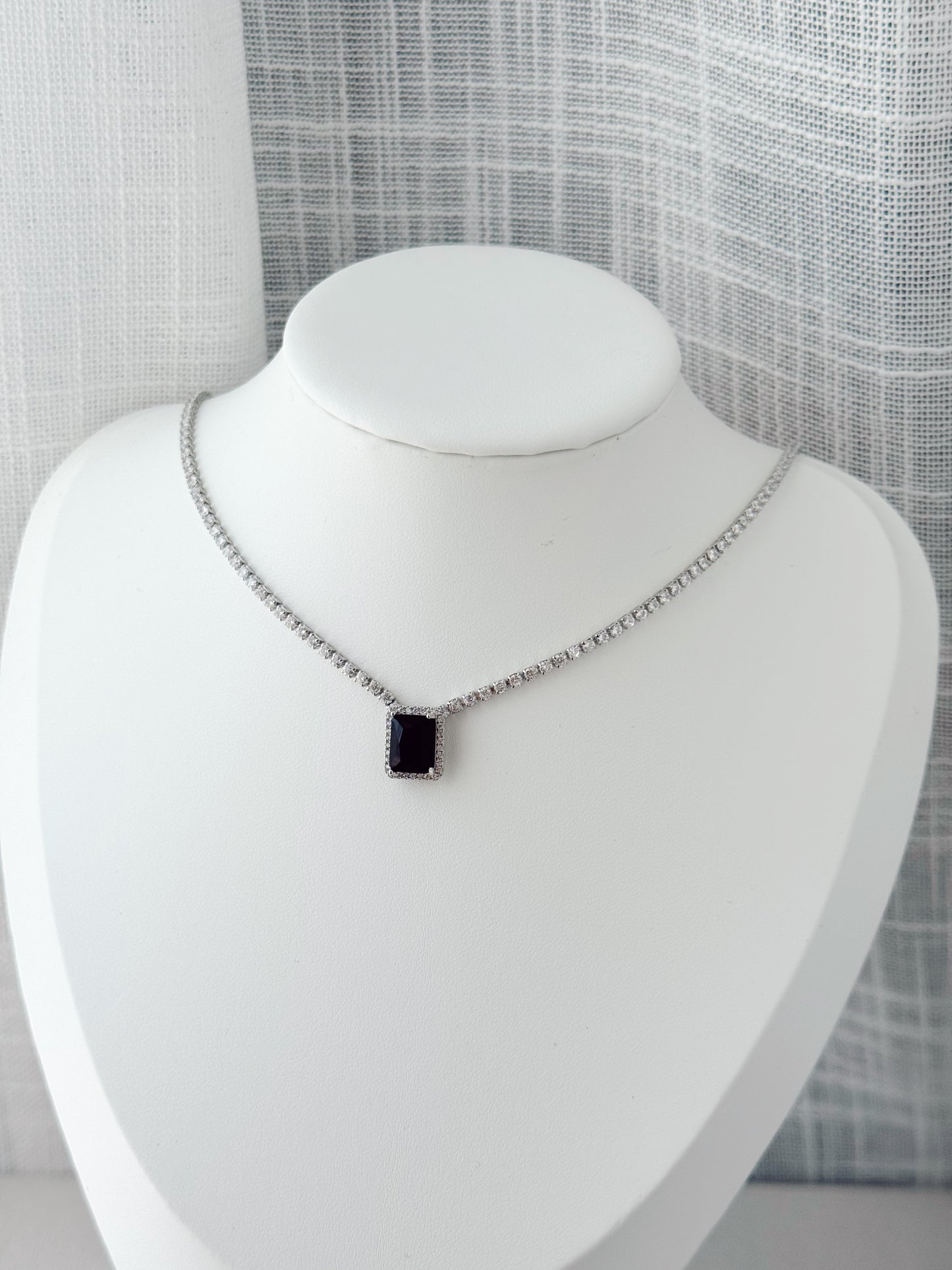 Tennis black stone necklace