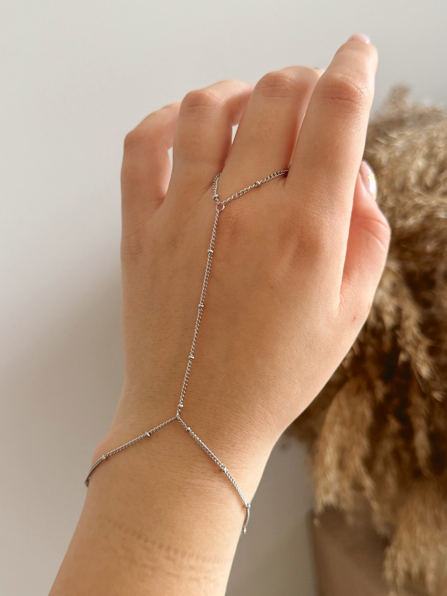 Hand chain silver