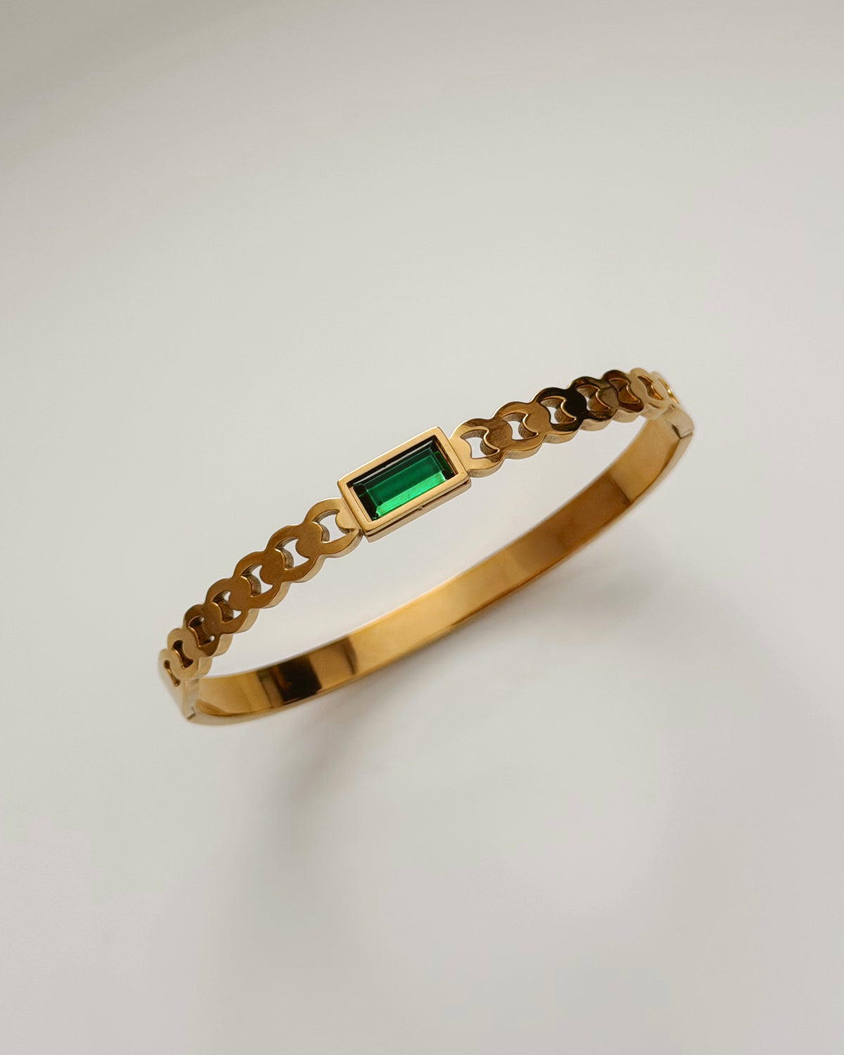 Green stone static bracelet