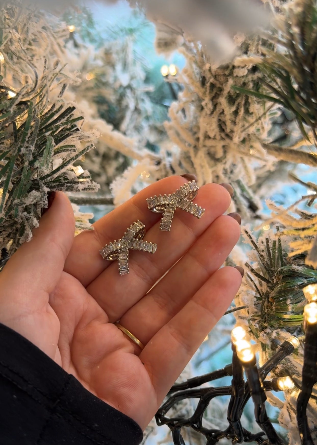 Crystal bow earrings
