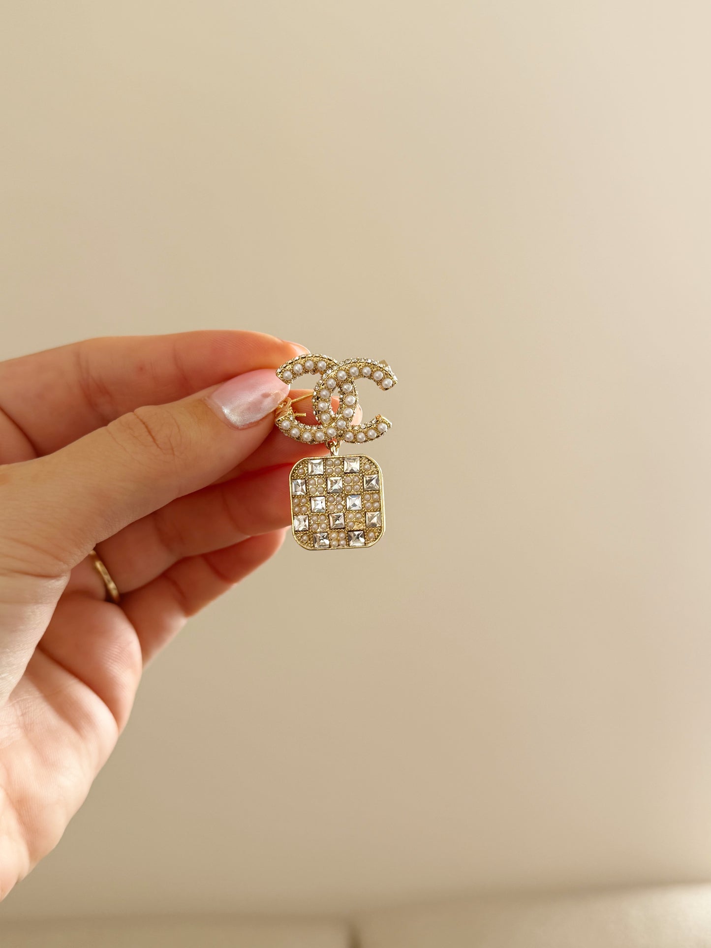 Channel brooch