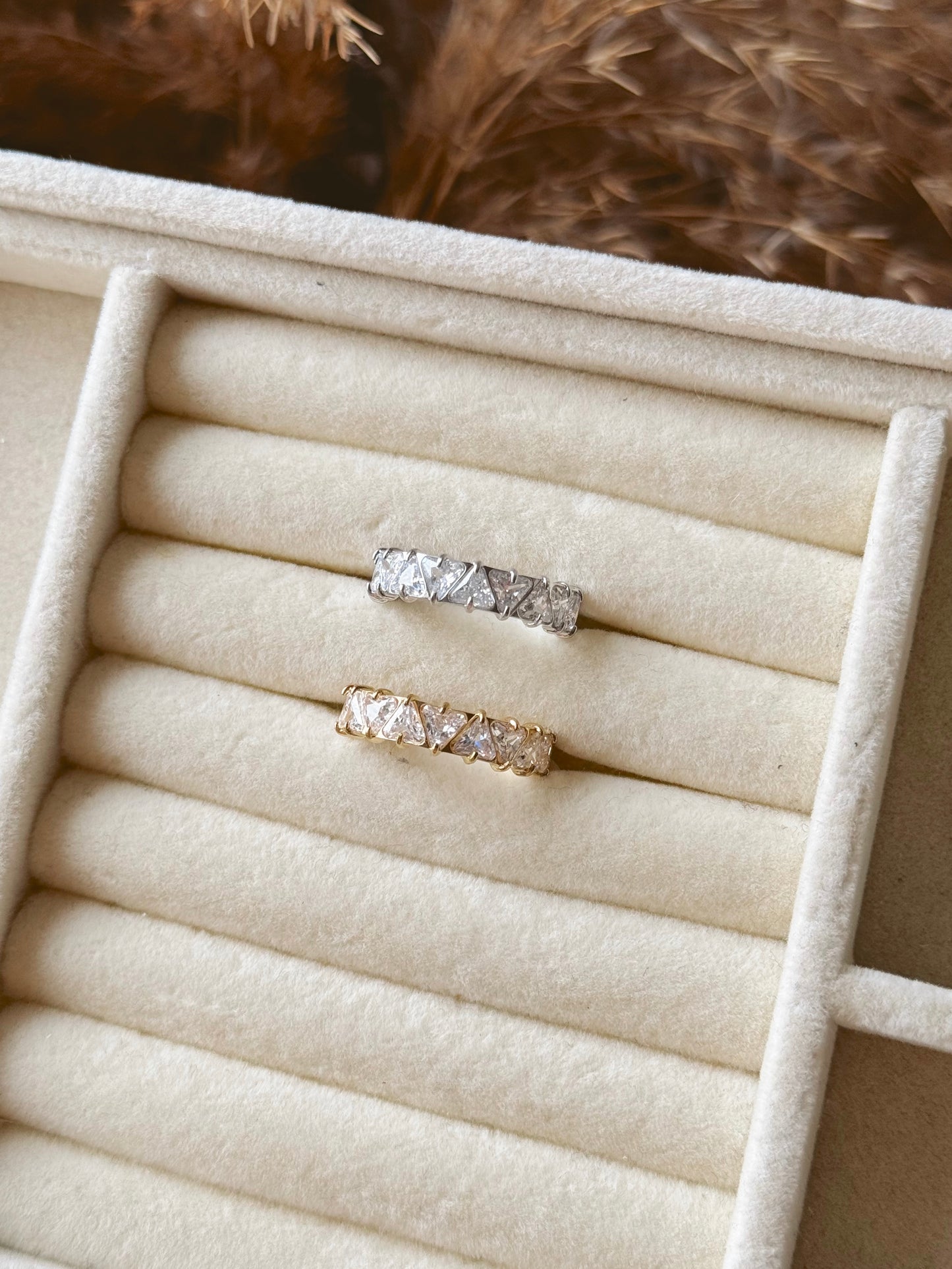 Diamond tennis ring