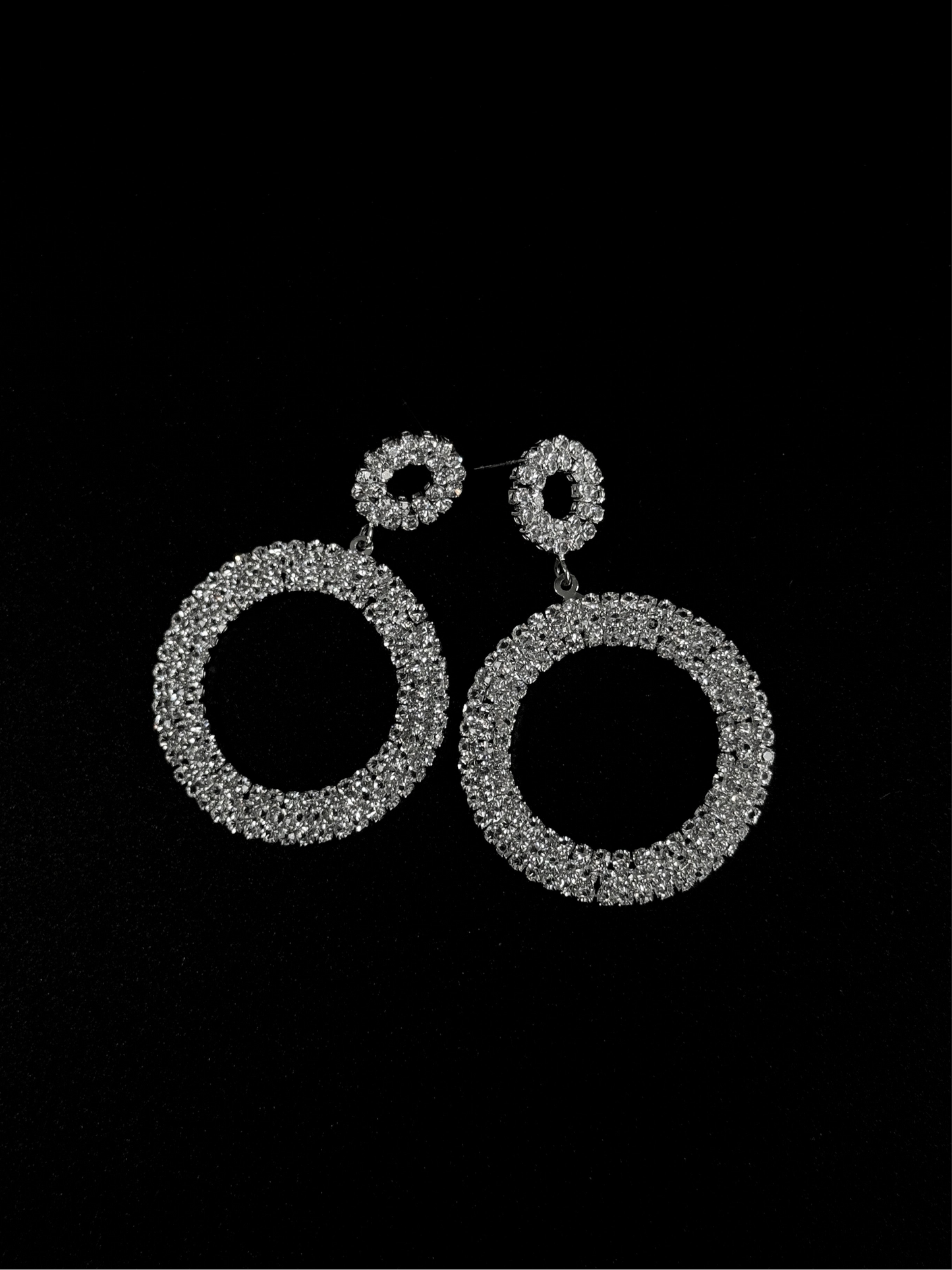 Circle event earrings