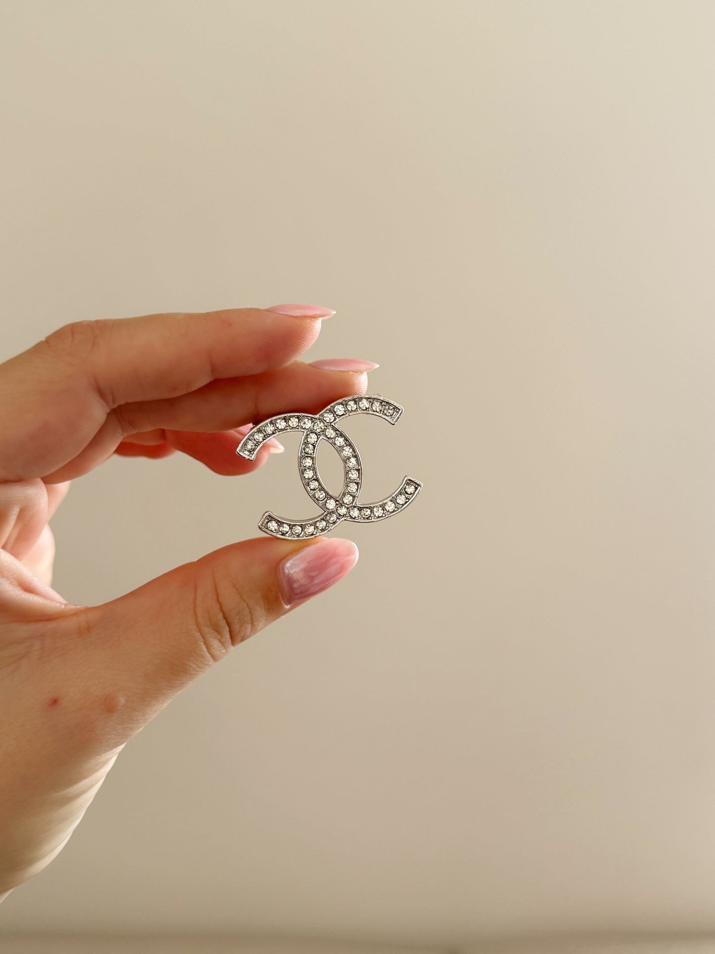 Channel brooch