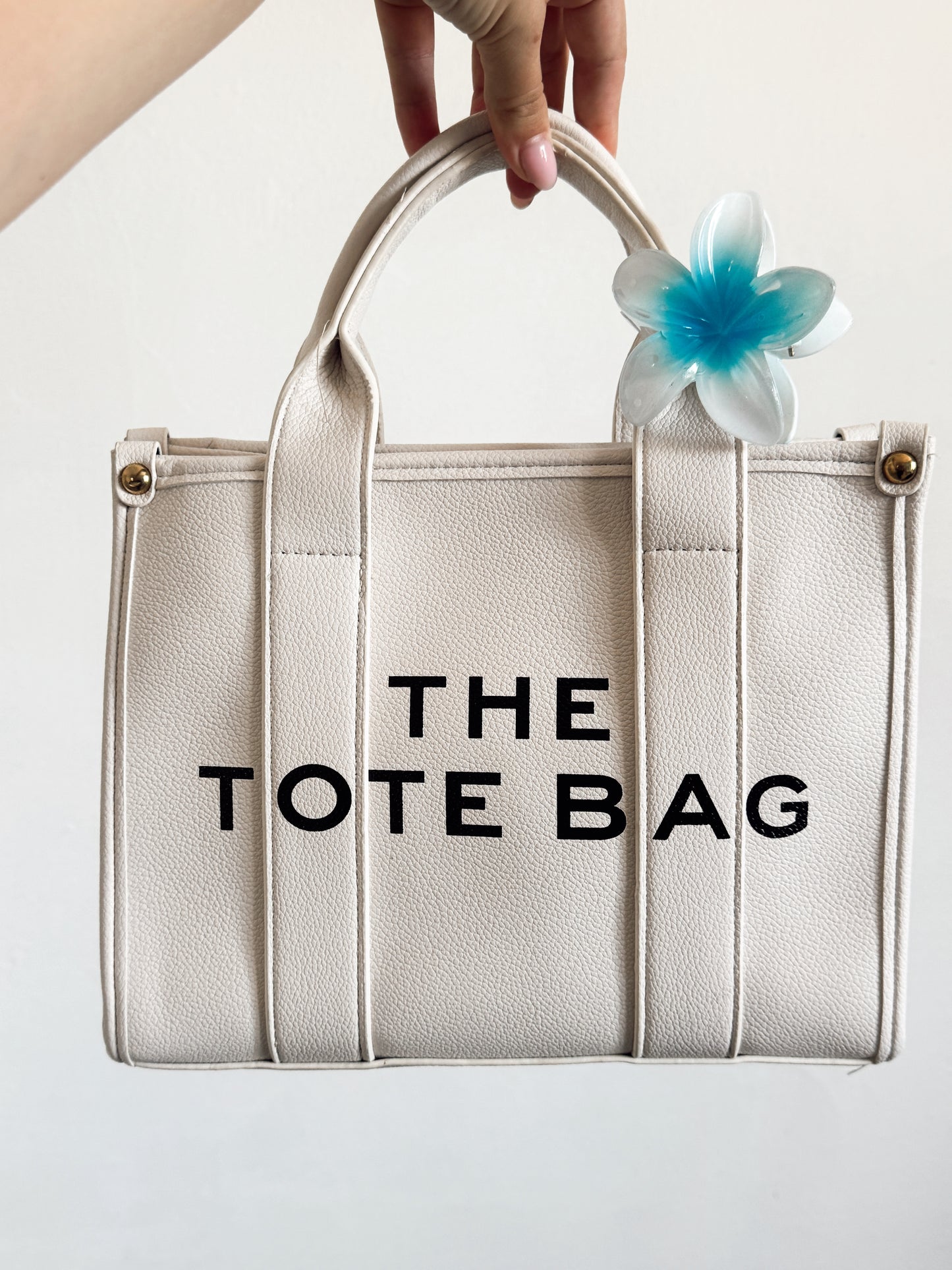 The tote bag + free hair clip