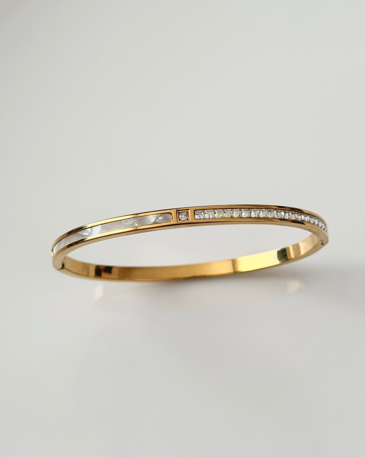 Dual stone static bracelet