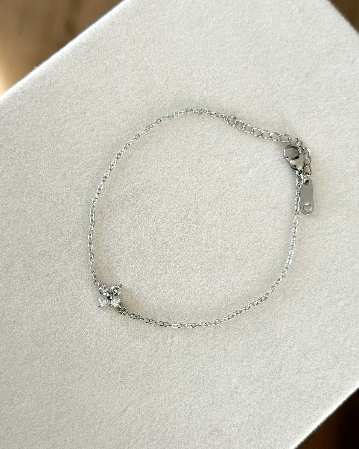 Silver clover flower bracelet