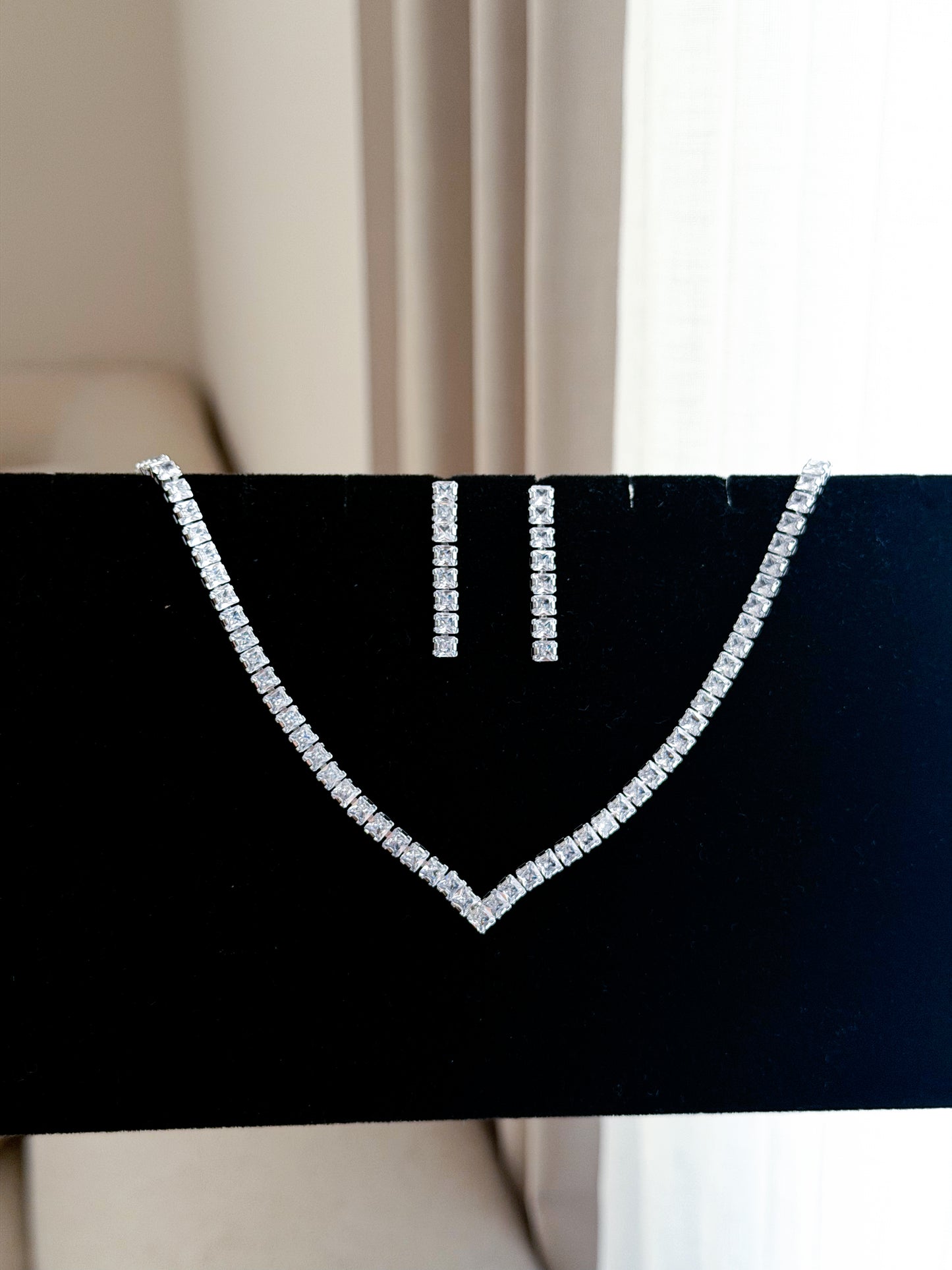 Silver sparking tennis set