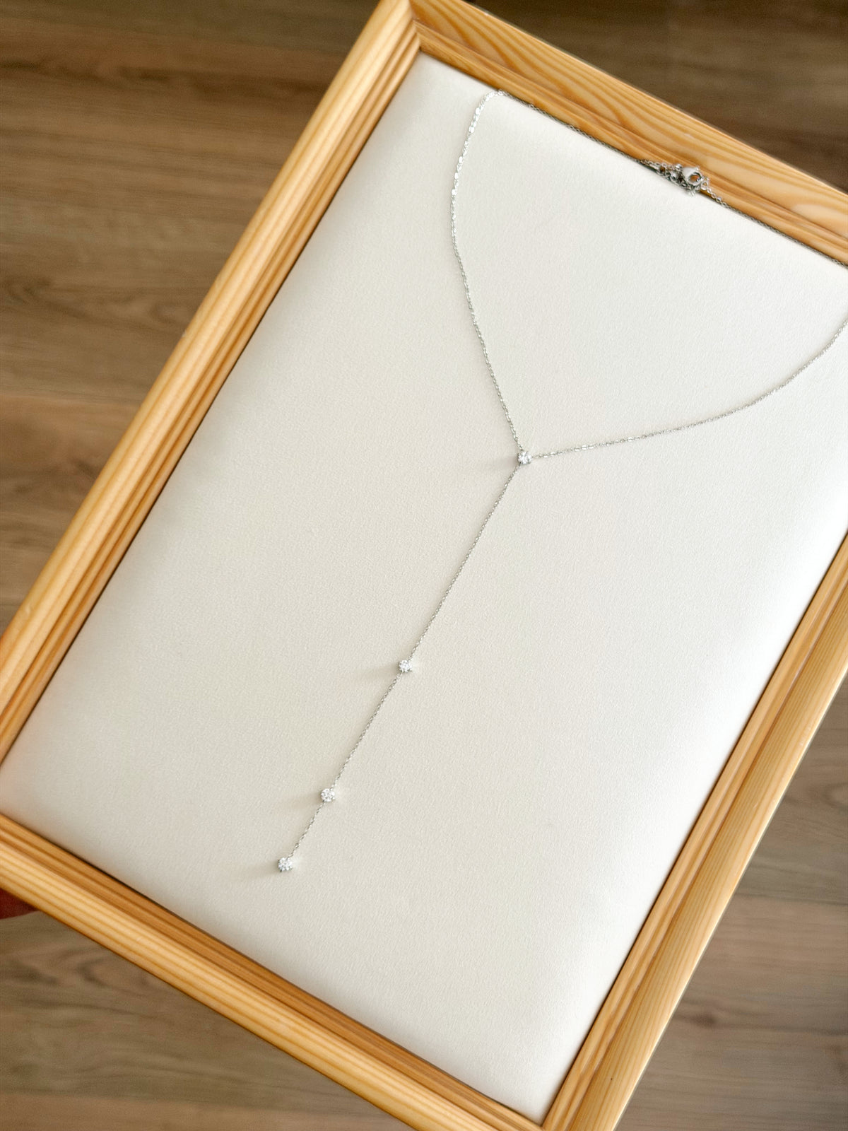 Fine stones Y shape necklace silver