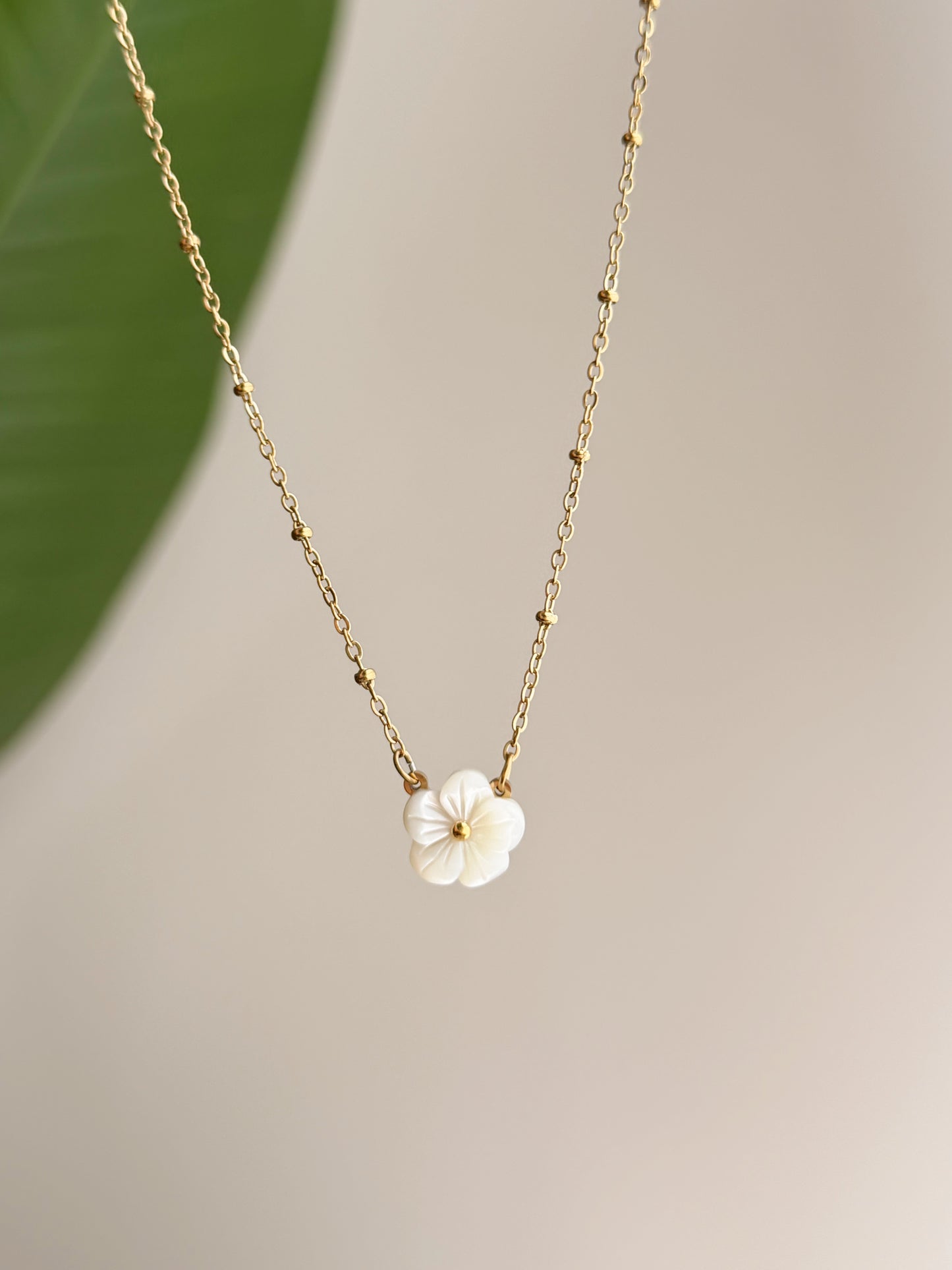 White flower necklace