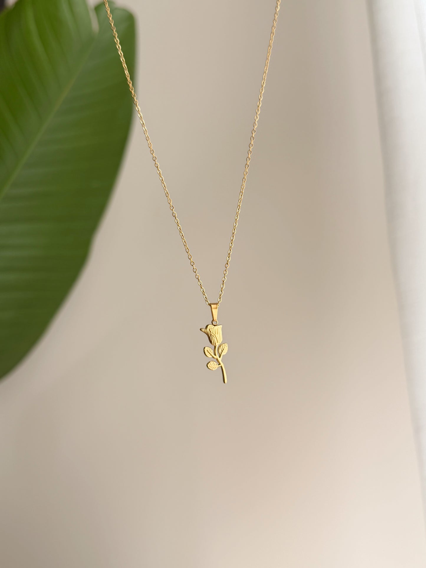 Rose flower necklace