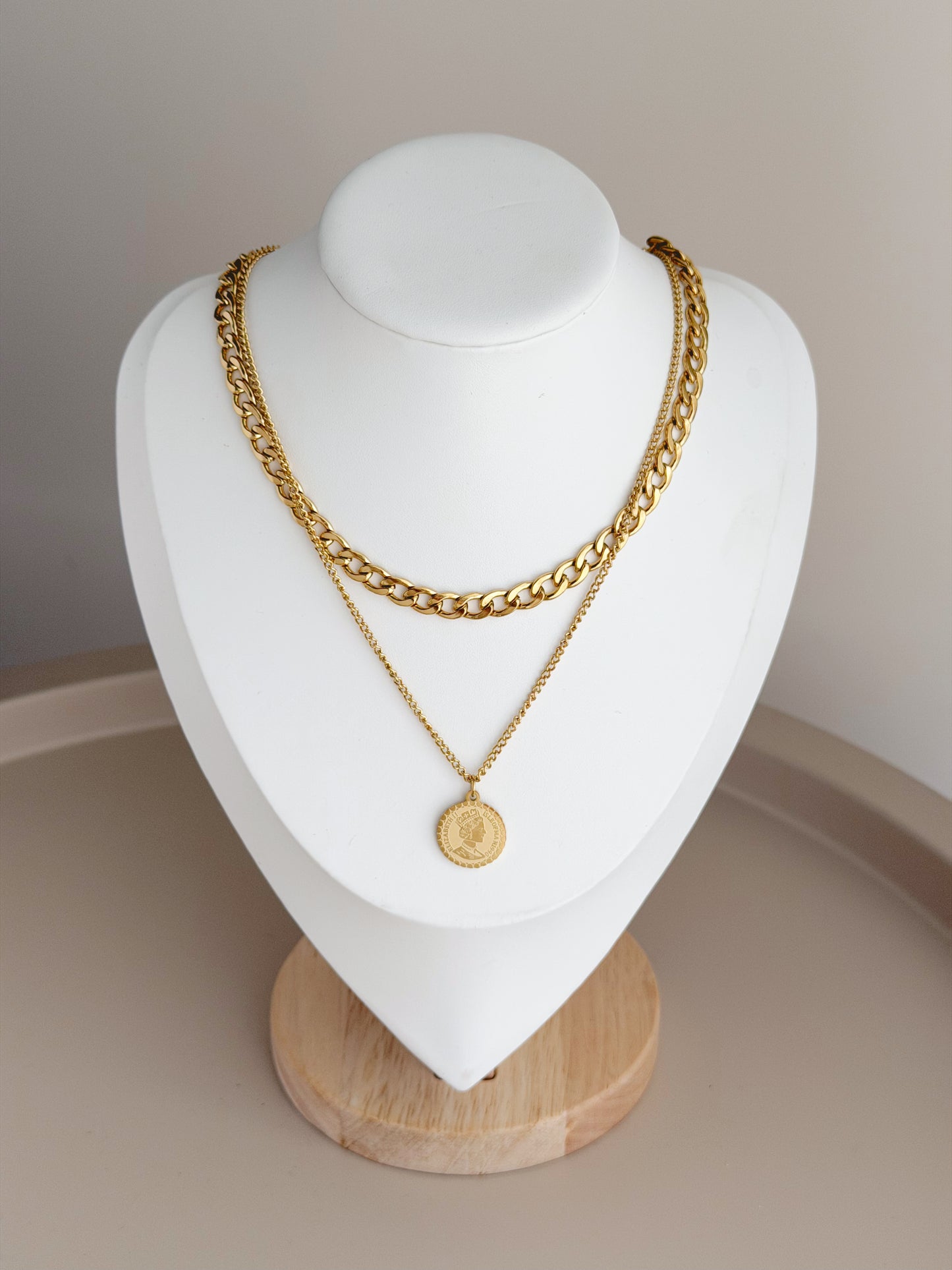 Chain and coin necklace set