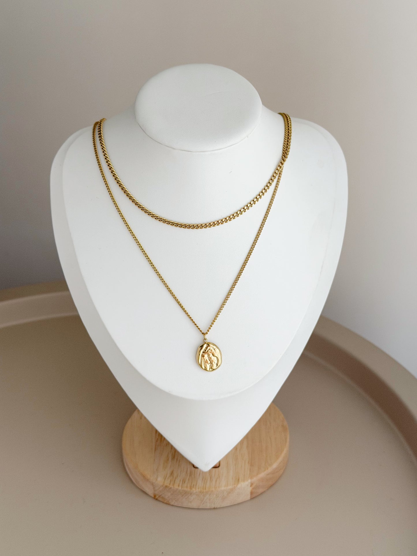 Double chain necklace gold