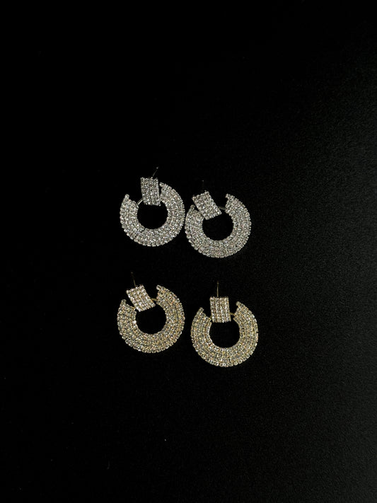 Circle drop event earrings