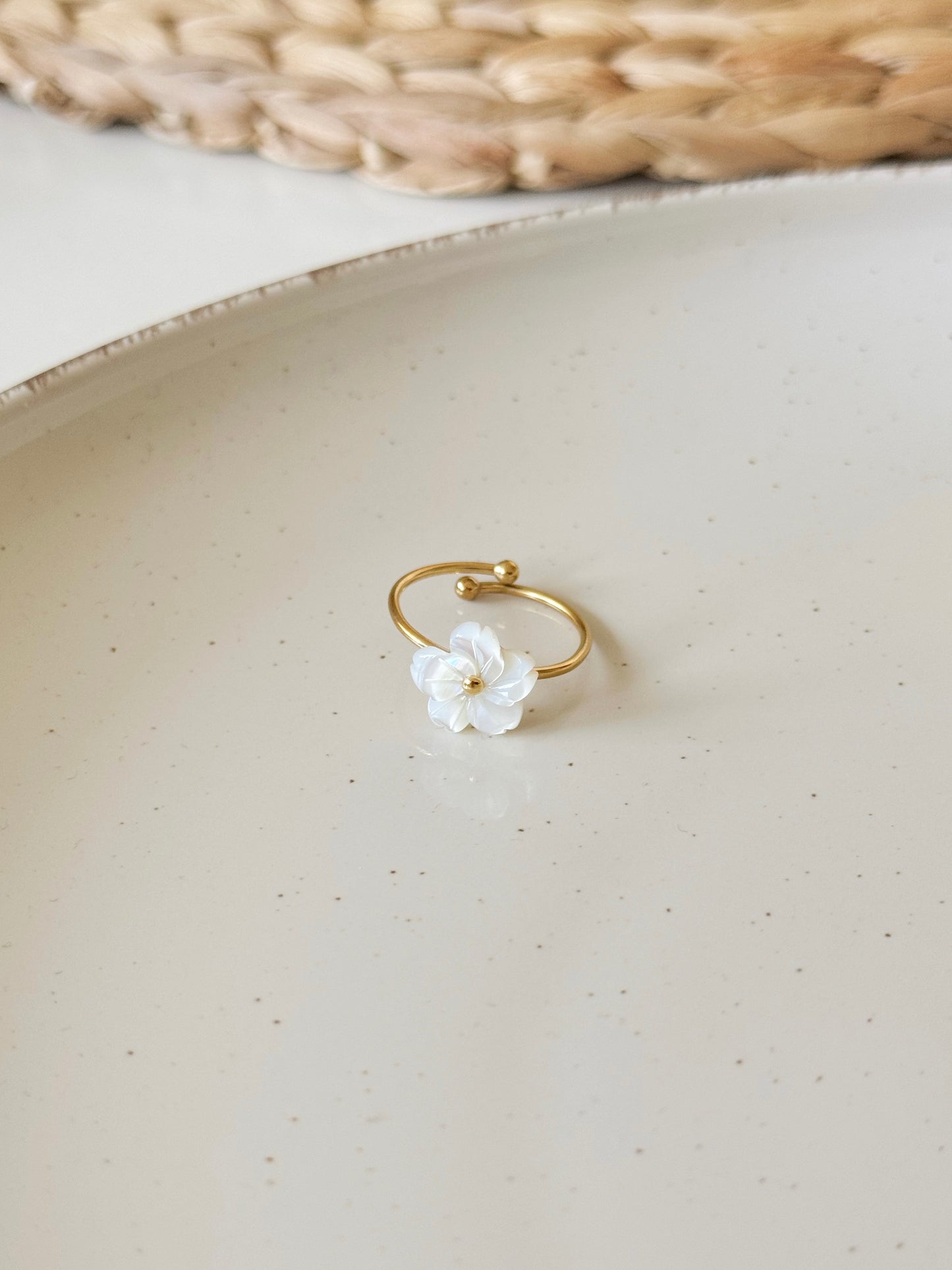 Flower adjustable ring