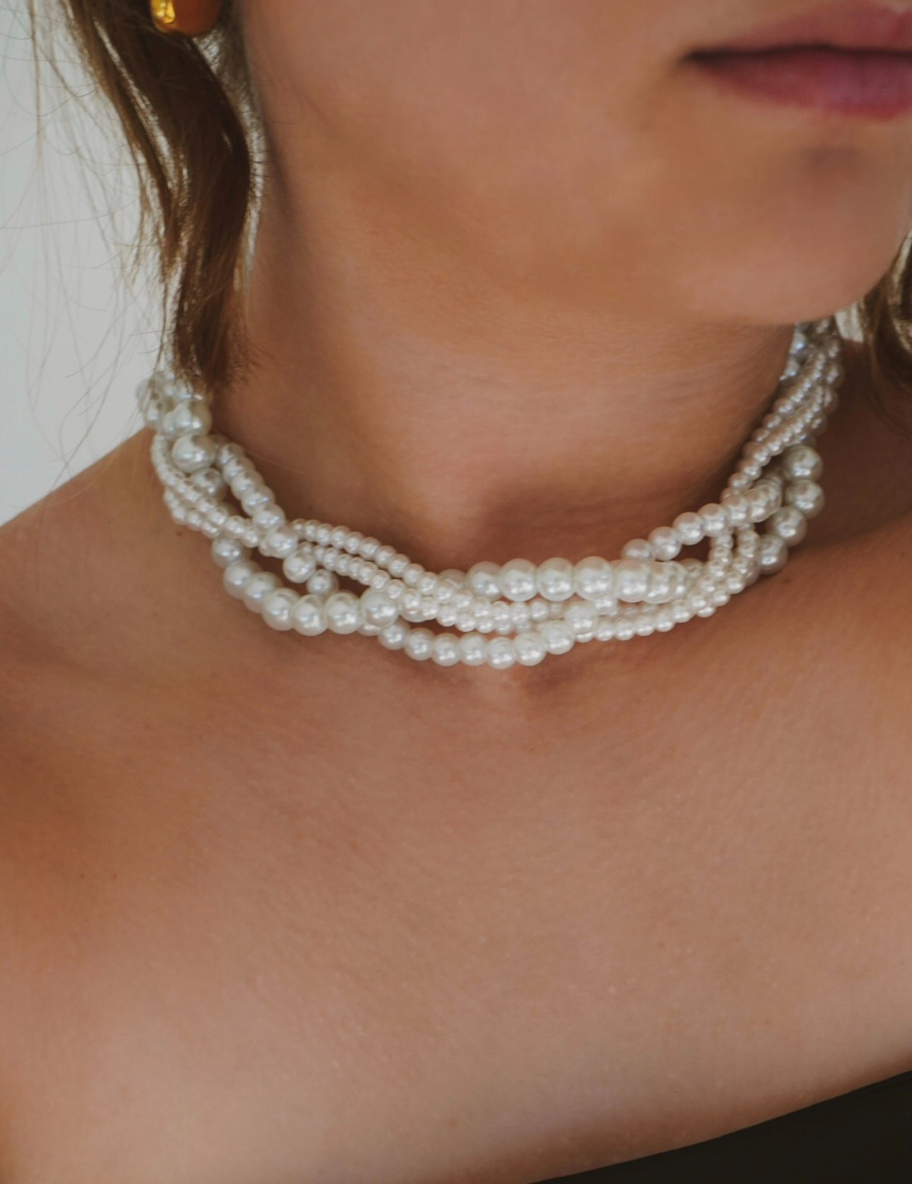 Twisty irregullar pearl necklace