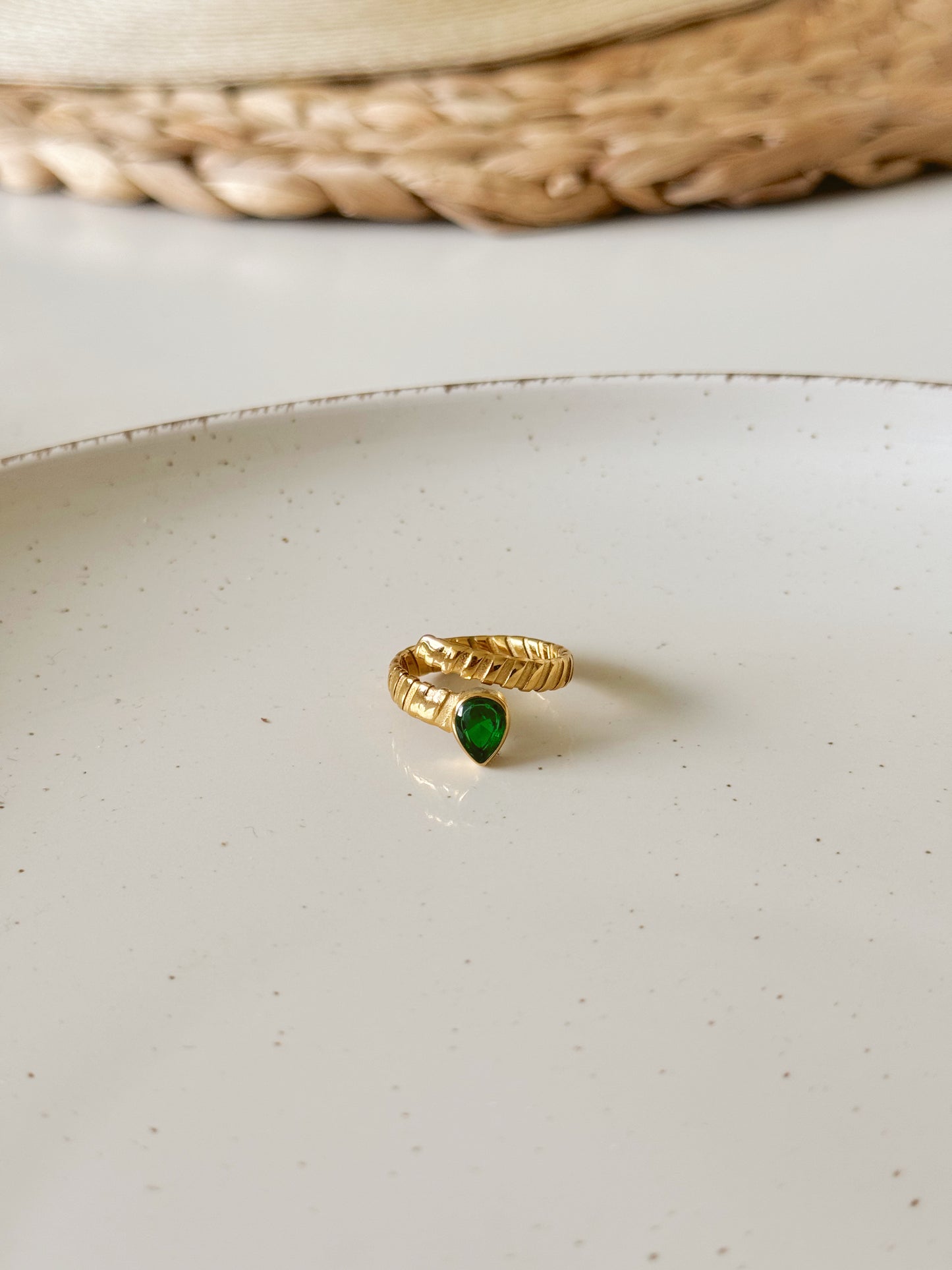 Green adjustable ring