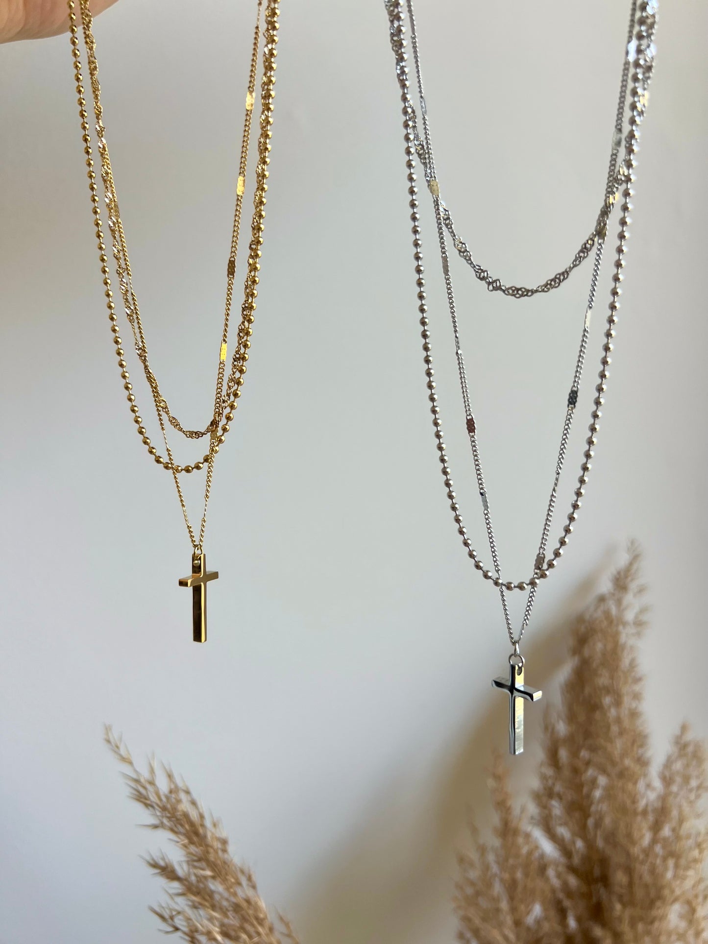 Cross triple necklace