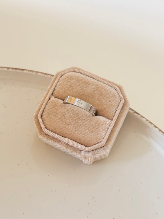 Cartier love ring ( silver simple)