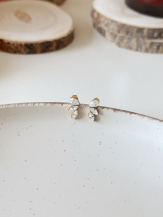 Minimal zirconia earrings