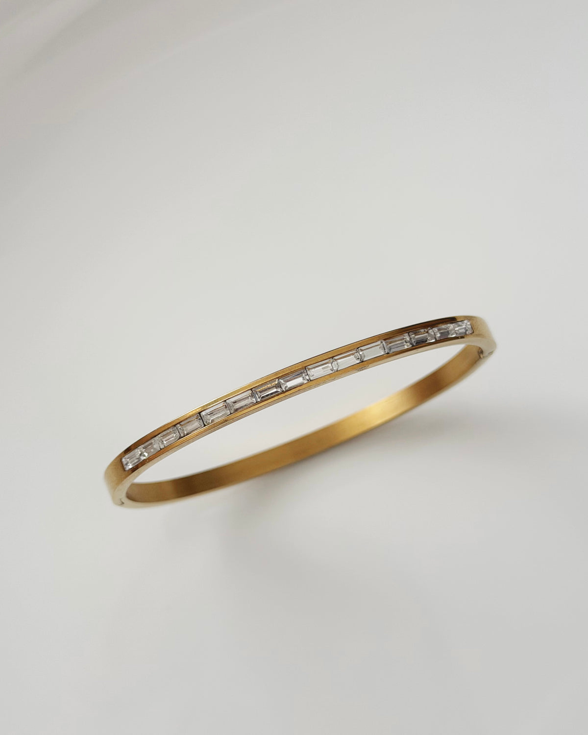 Stones static bracelet