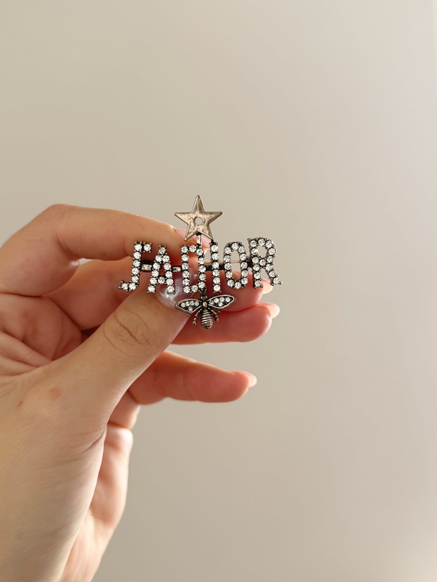 J’ADIOR brooch