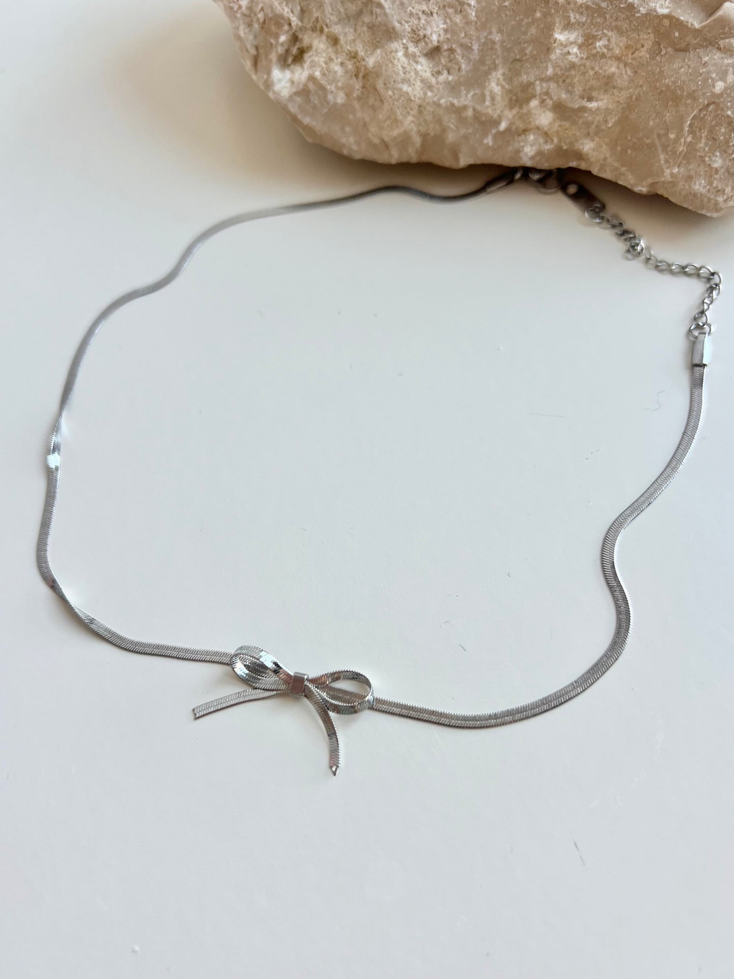 Bow choker necklace