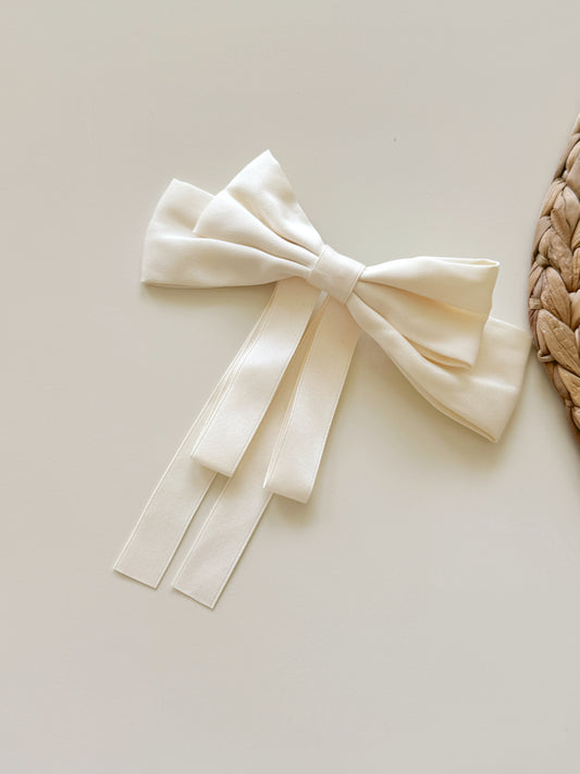 Beige bow clips