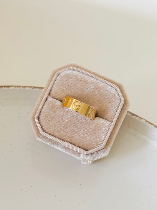 Cartier love ring ( gold thick)