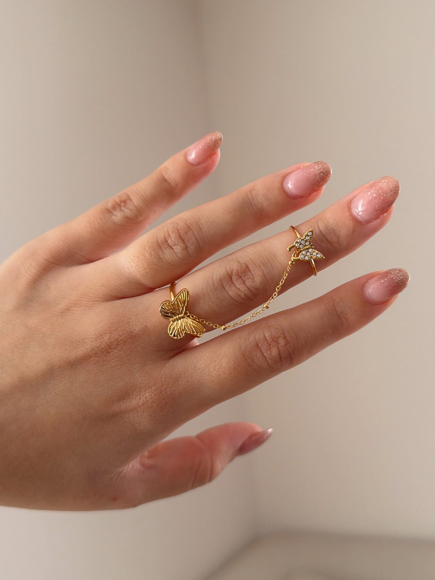 Double butterfly rings