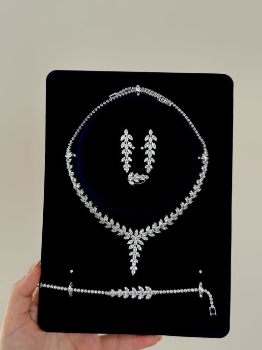 Silver sparking tennis set