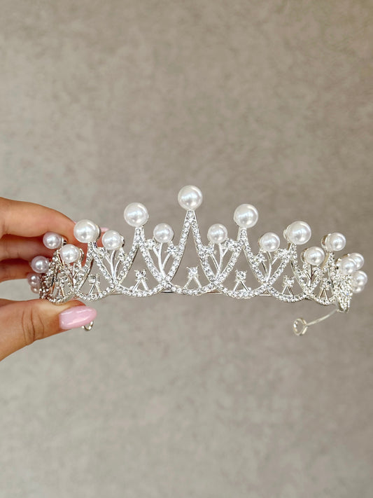 Silver pearl crown