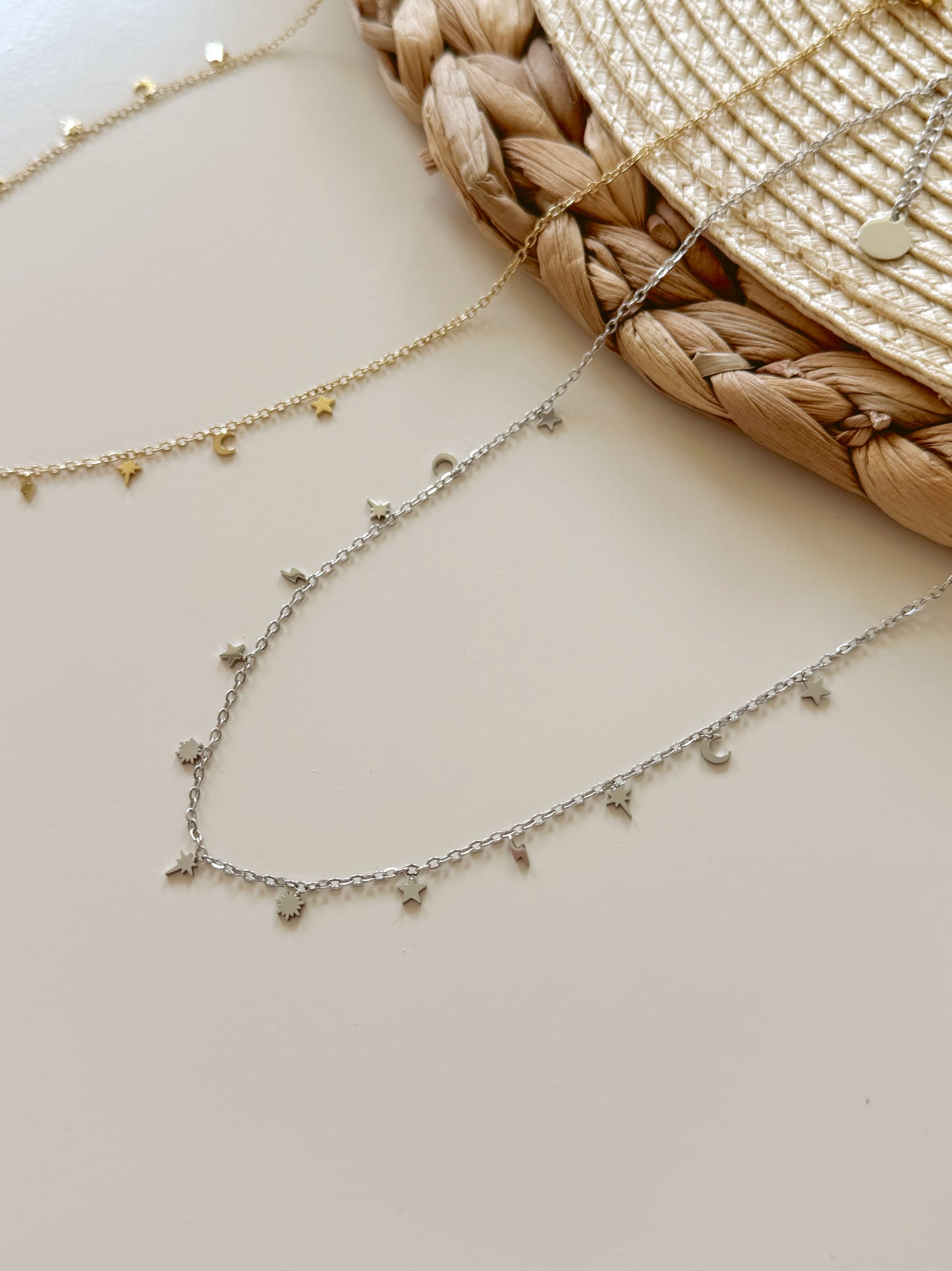 Minimal dainty necklaces