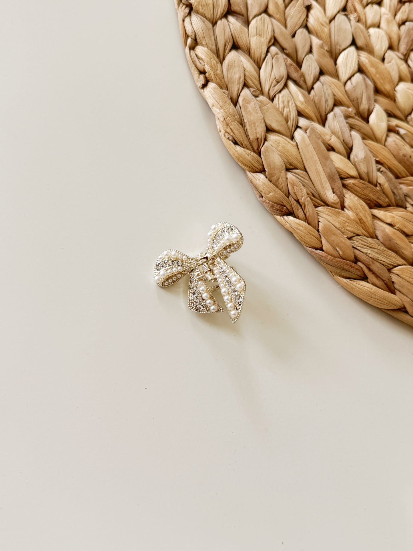 Mini bow hair clip