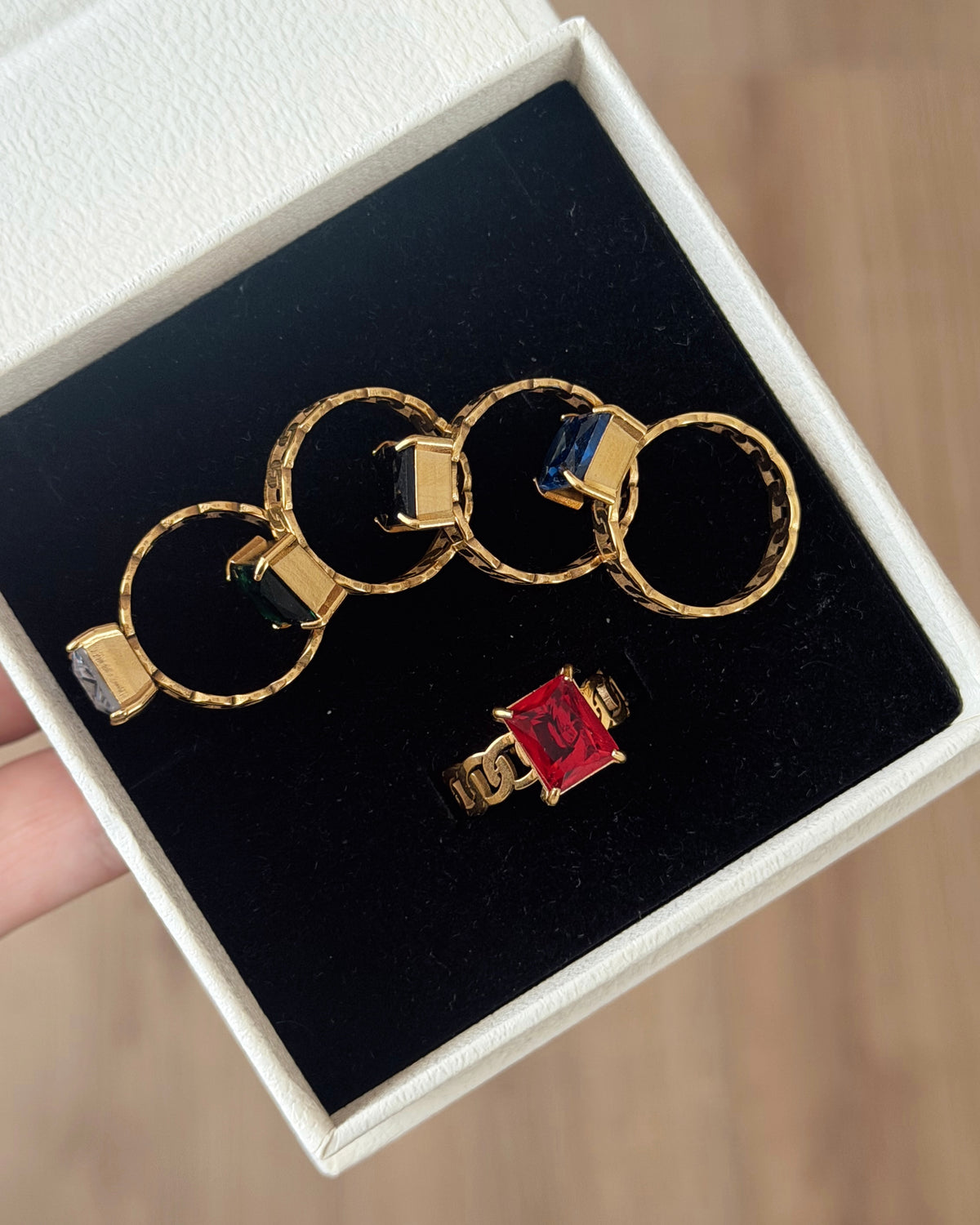 Chain stone rings