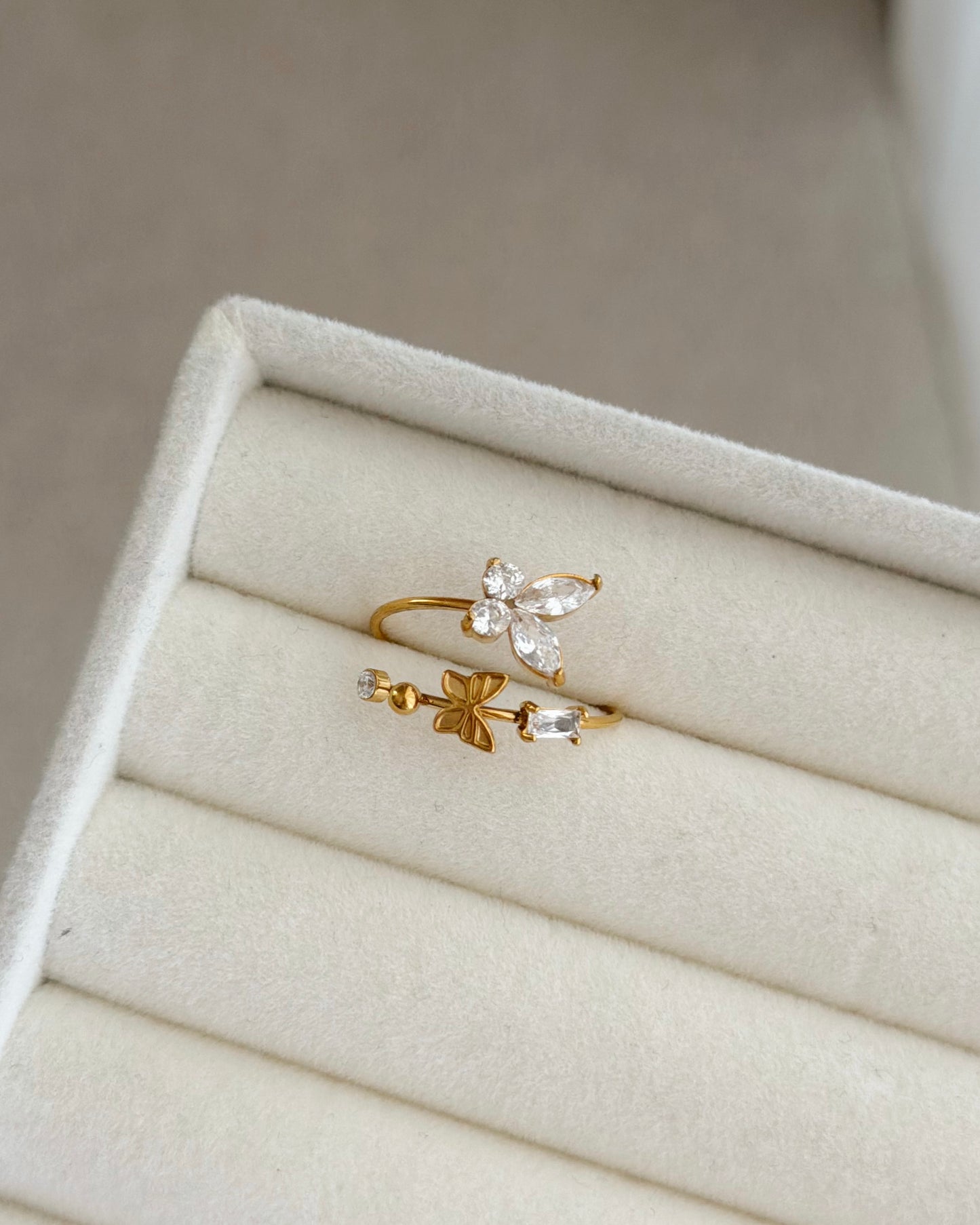 Minimal butterfly ring (one size)