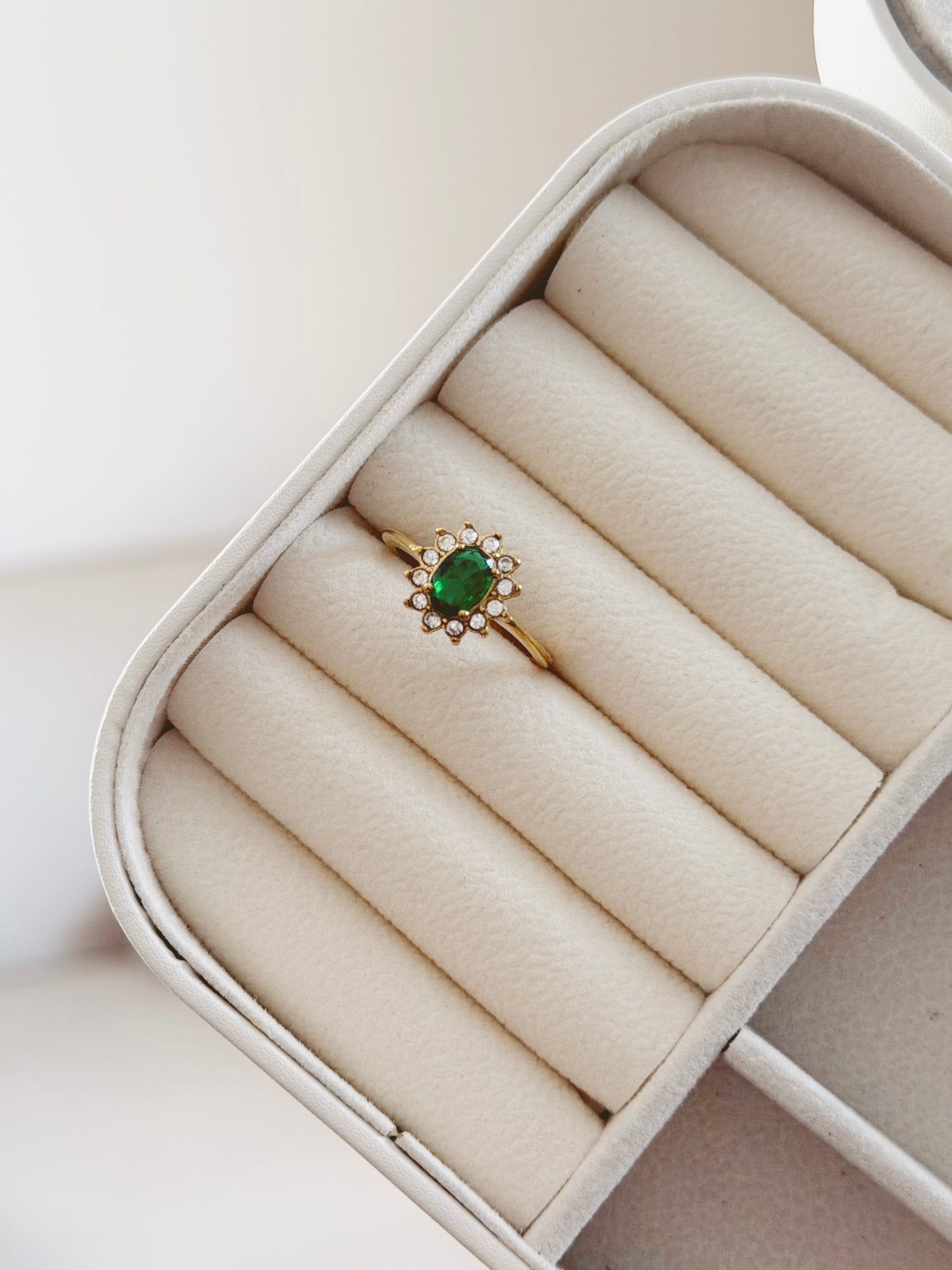 Green stone ring