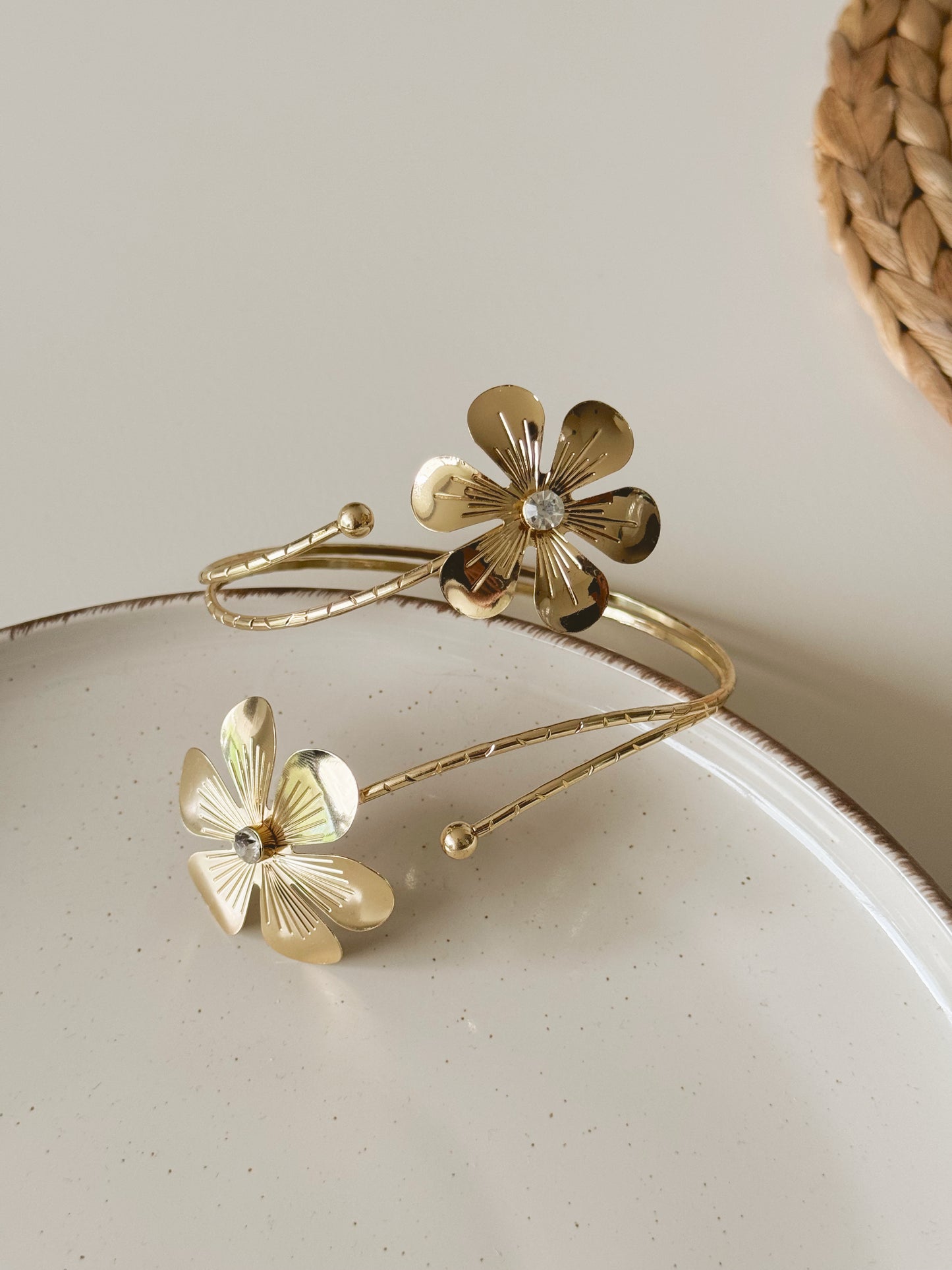 Flowers arm cuff ( gold )