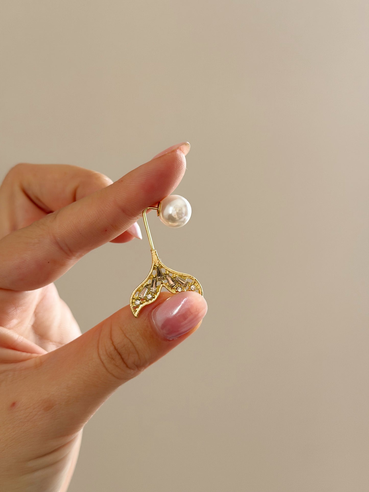 Mermaid tail and pearl brooch