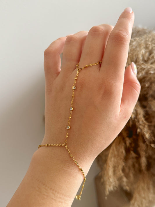 Hand chain gold